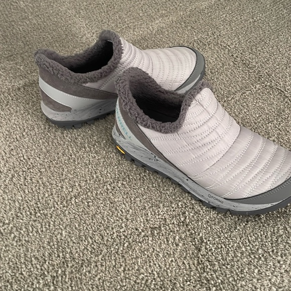 Merrill Insulated Women’s Slip On - Picture 1 of 3